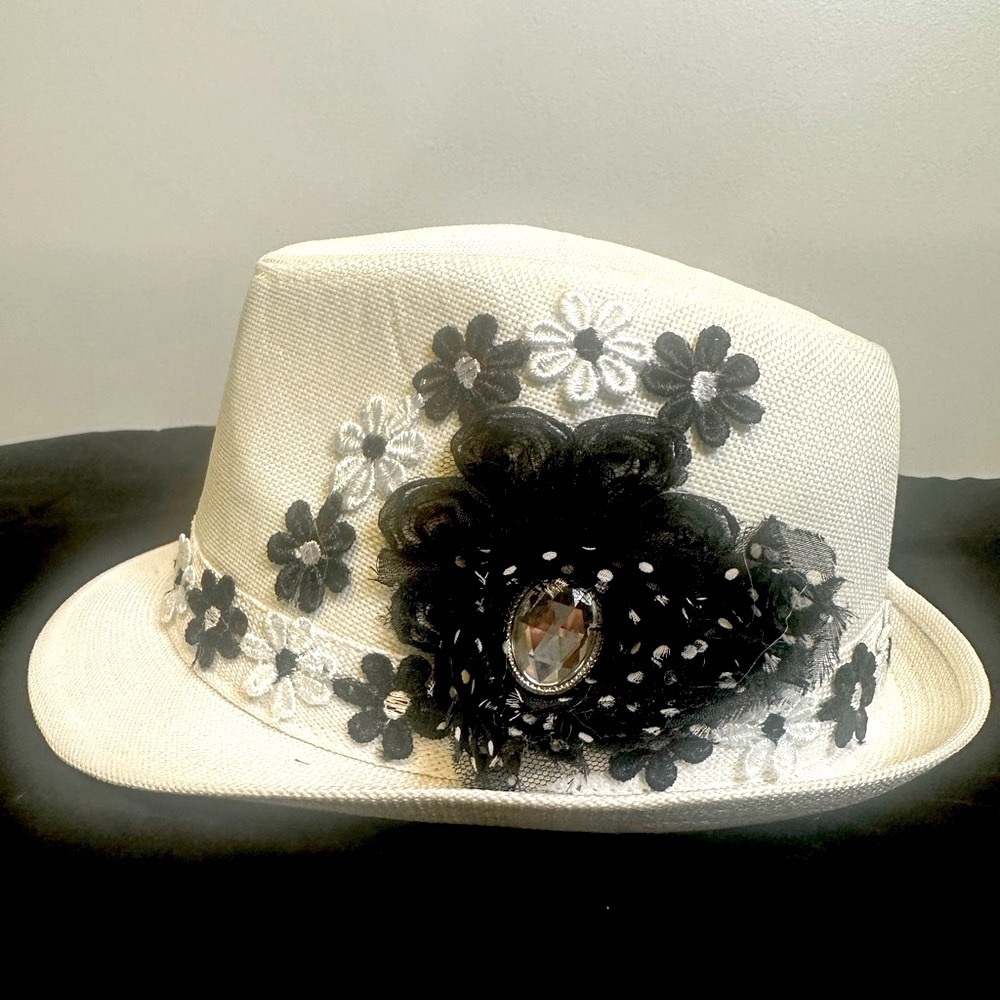 Women’s black and white Fedora Hat